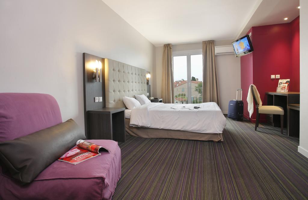 Hotel The Originals Perpignan Sud Le Grillon D'Or Le Boulou Buitenkant foto