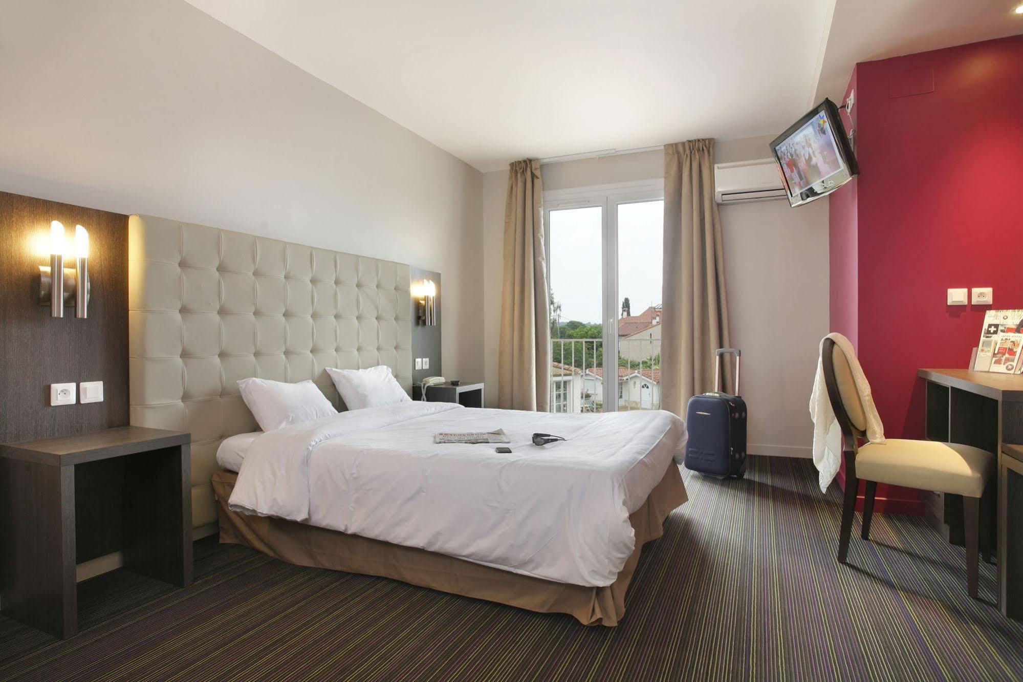 Hotel The Originals Perpignan Sud Le Grillon D'Or Le Boulou Buitenkant foto