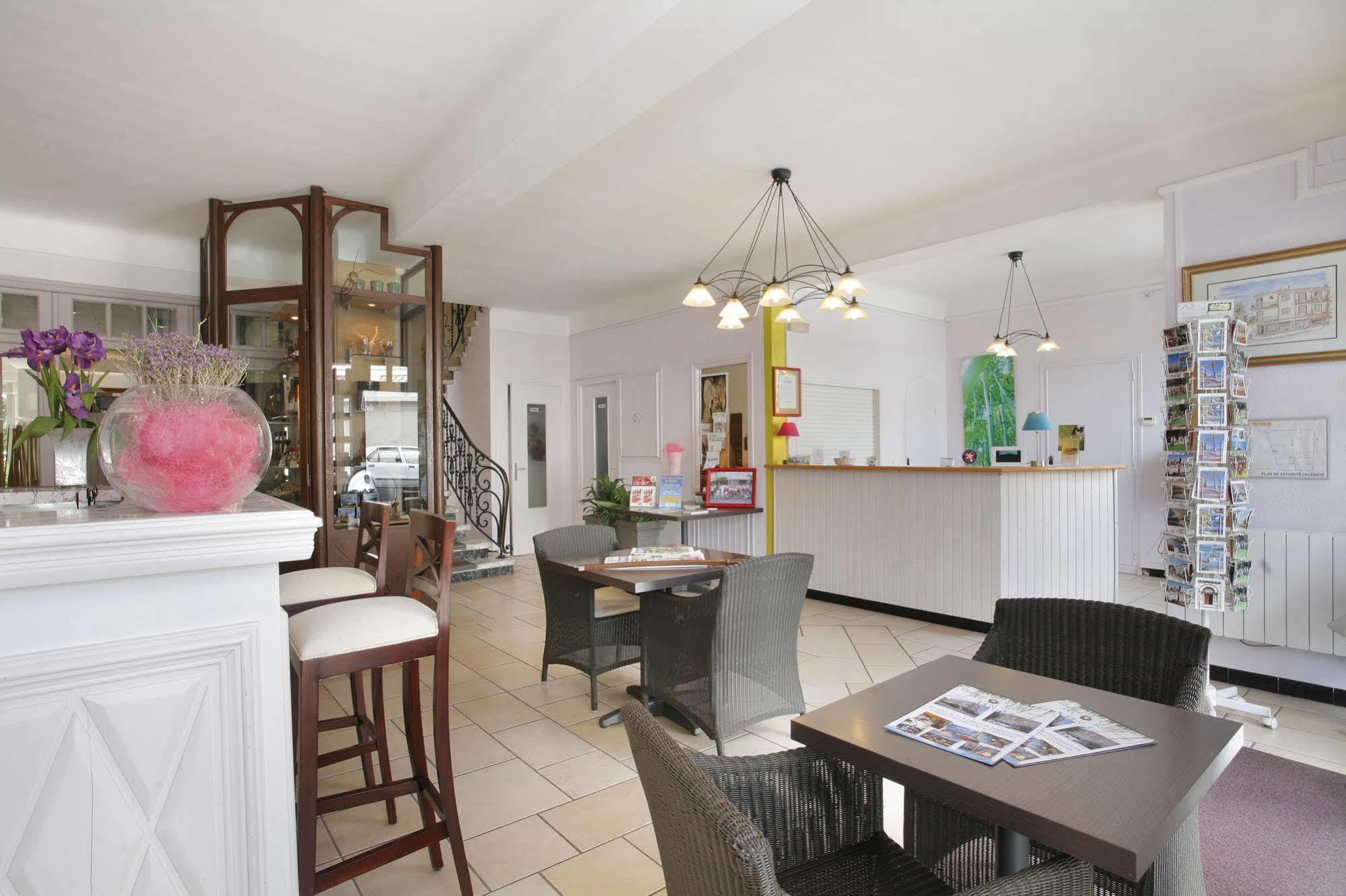 Hotel The Originals Perpignan Sud Le Grillon D'Or Le Boulou Buitenkant foto