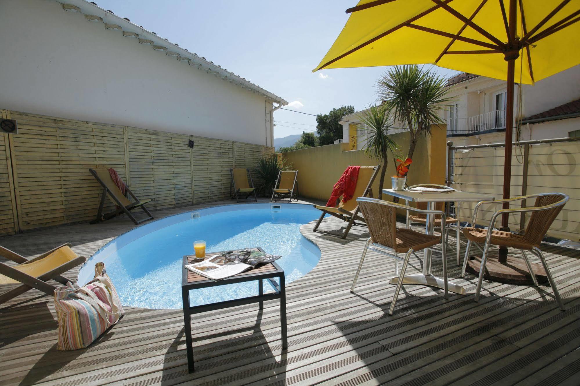 Hotel The Originals Perpignan Sud Le Grillon D'Or Le Boulou Buitenkant foto